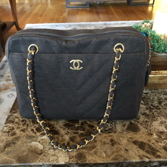AUTHENTIC CHANEL handbag - Picture 2 of 10
